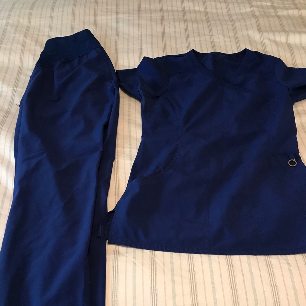 Women’s scrubs
